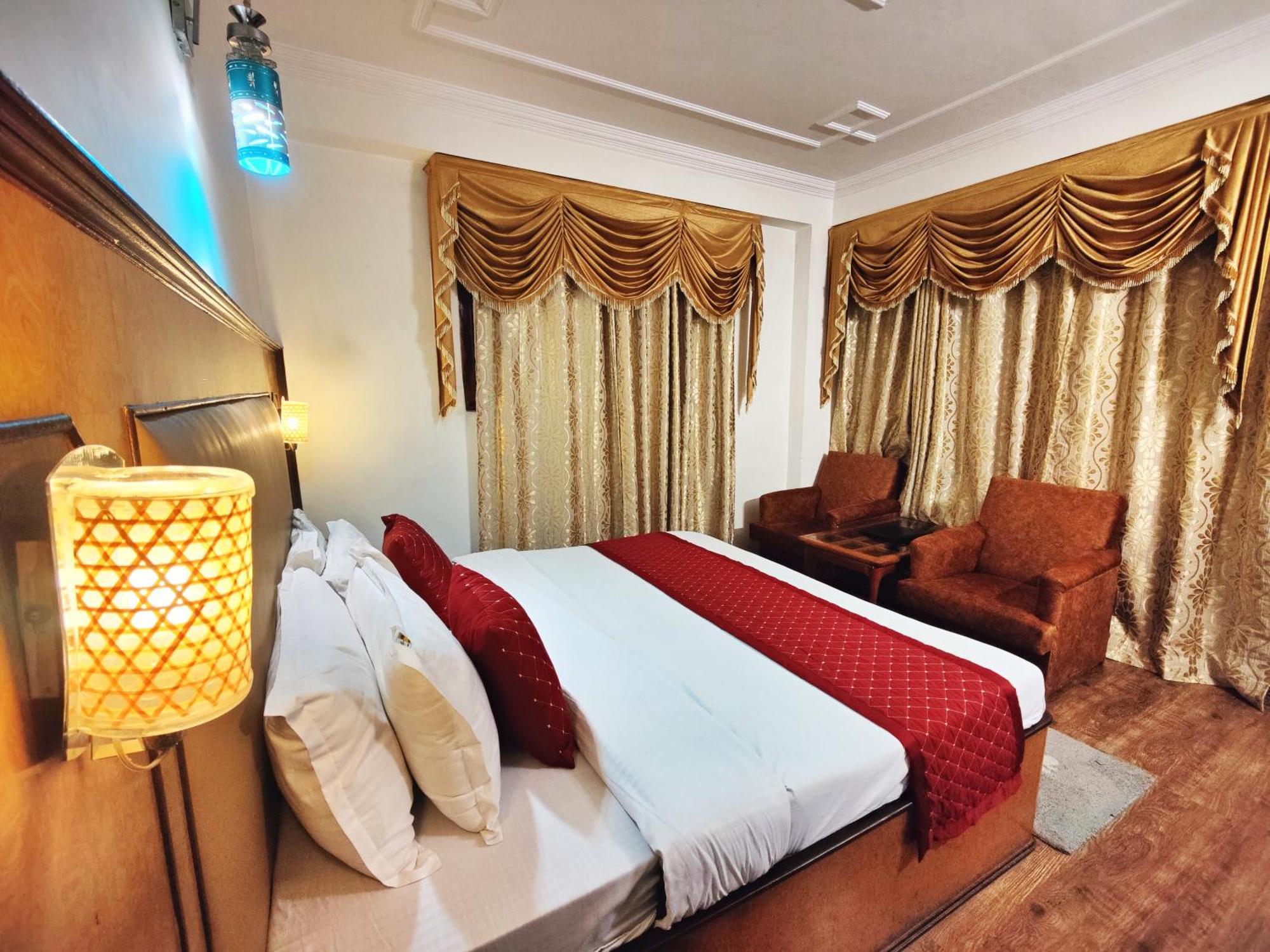 Surya International Hotel Manali Near Mall Road Екстериор снимка