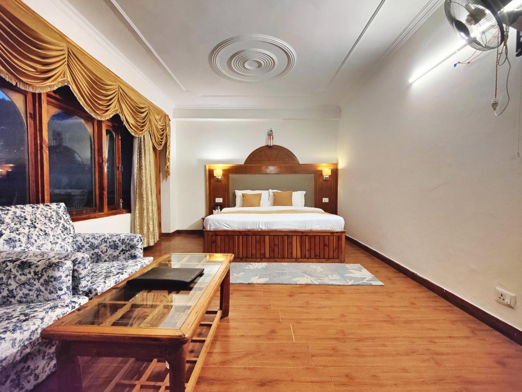 Surya International Hotel Manali Near Mall Road Екстериор снимка