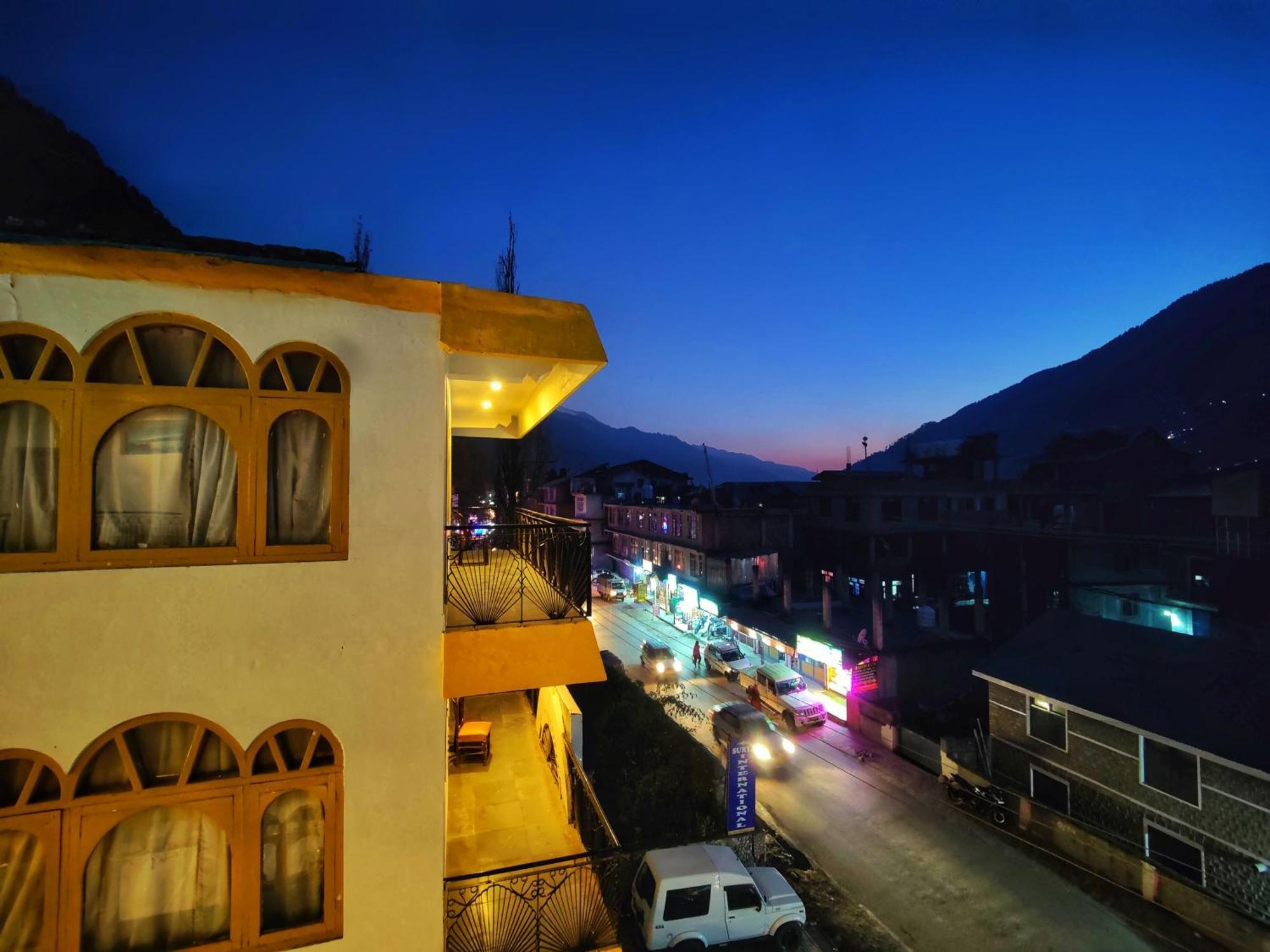 Surya International Hotel Manali Near Mall Road Екстериор снимка