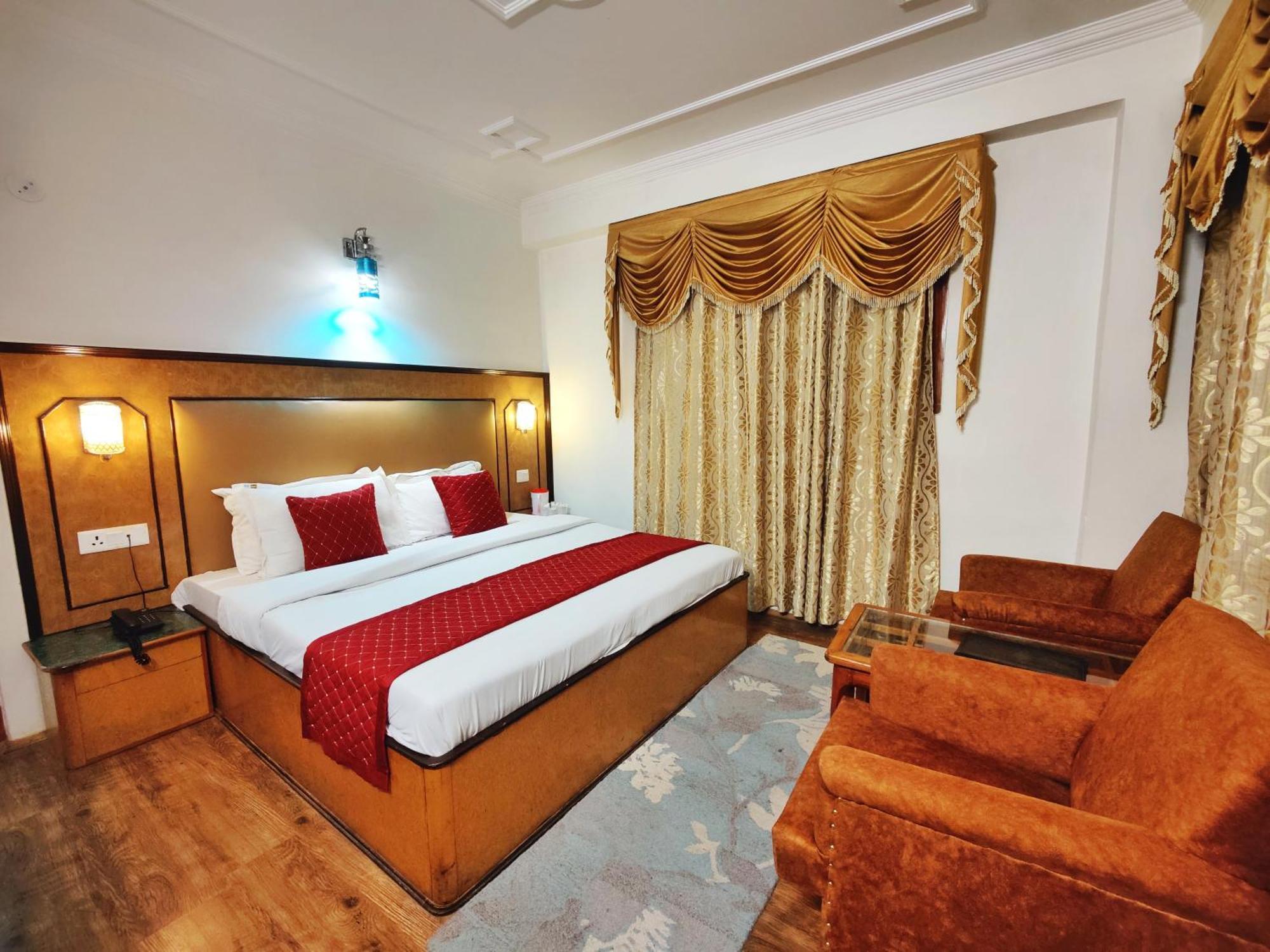 Surya International Hotel Manali Near Mall Road Екстериор снимка