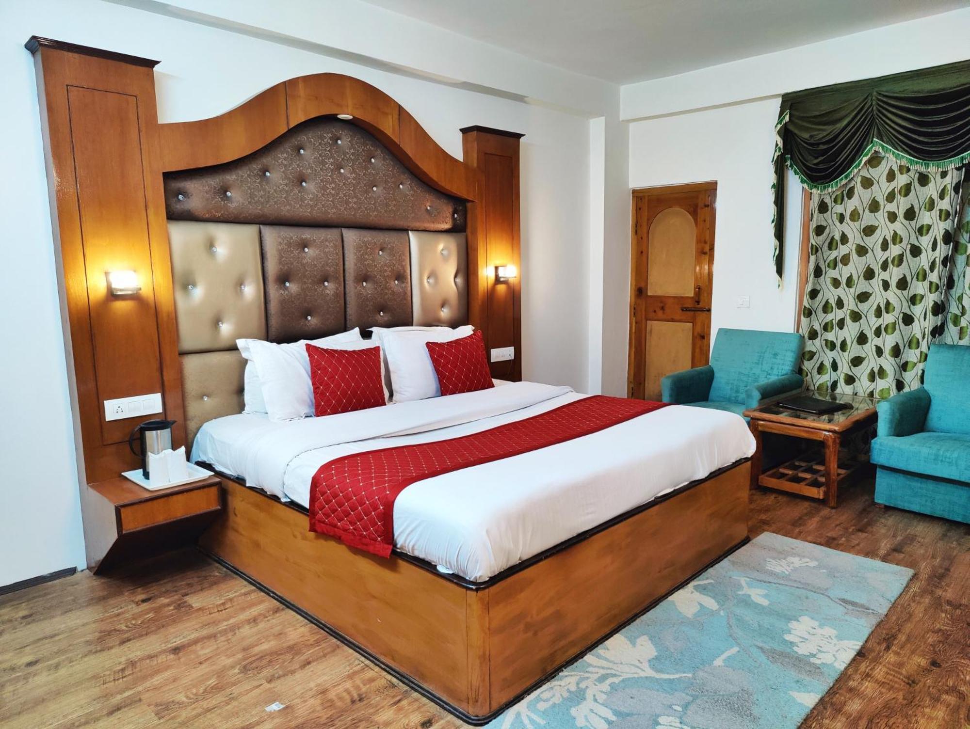 Surya International Hotel Manali Near Mall Road Екстериор снимка