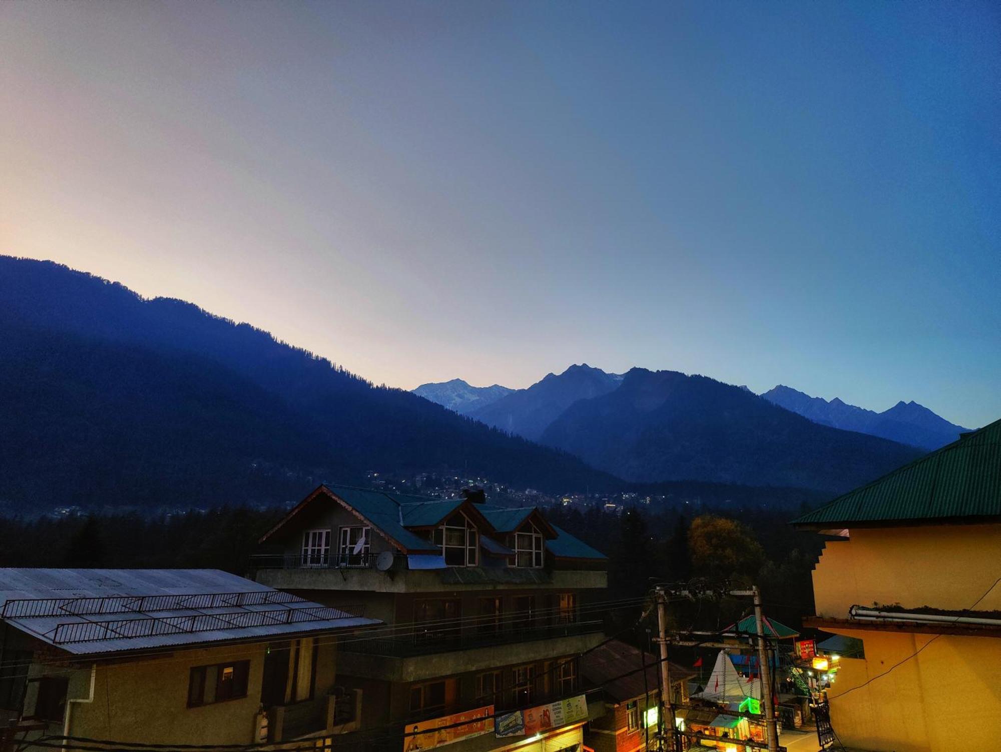 Surya International Hotel Manali Near Mall Road Екстериор снимка