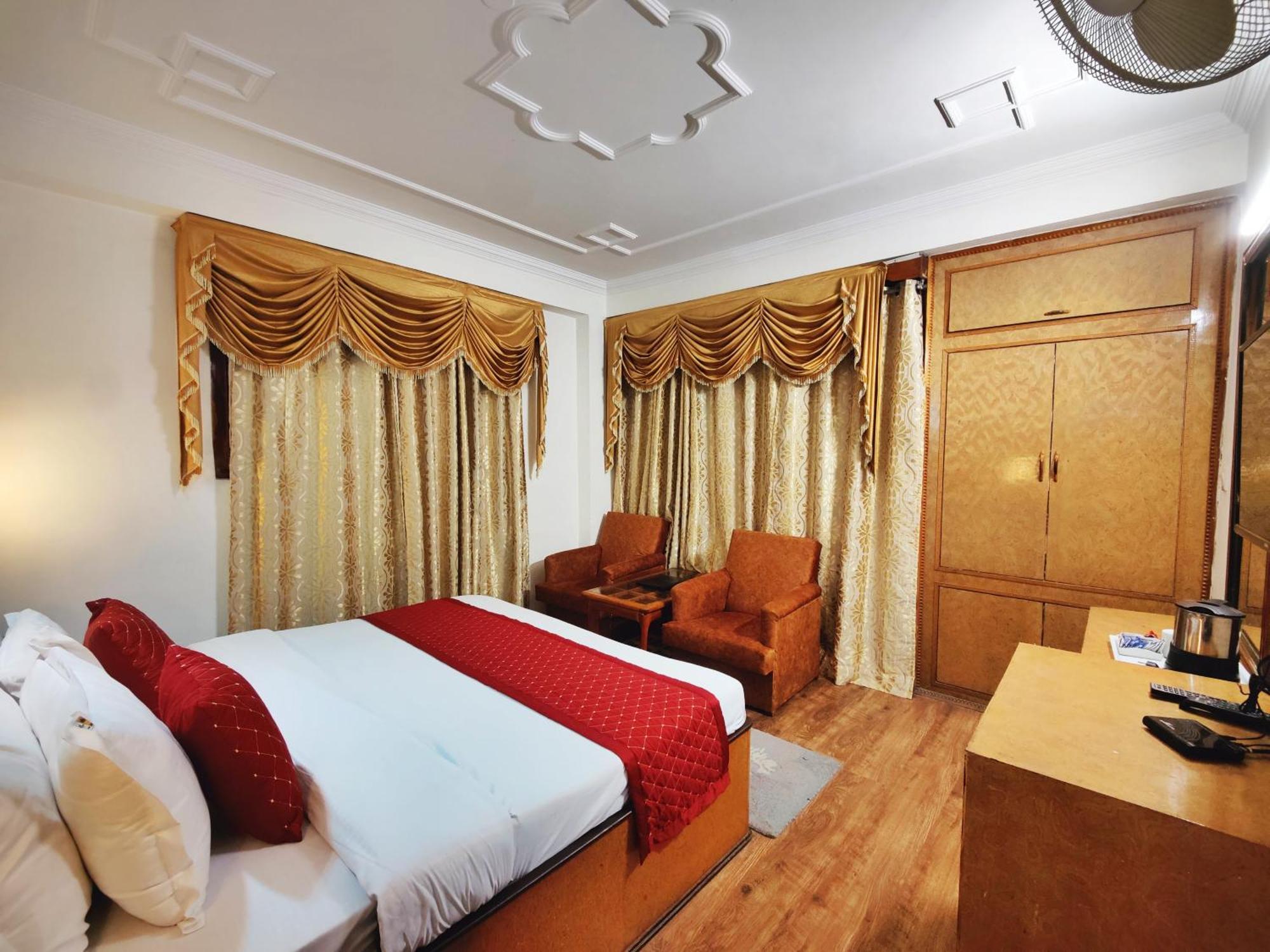 Surya International Hotel Manali Near Mall Road Екстериор снимка