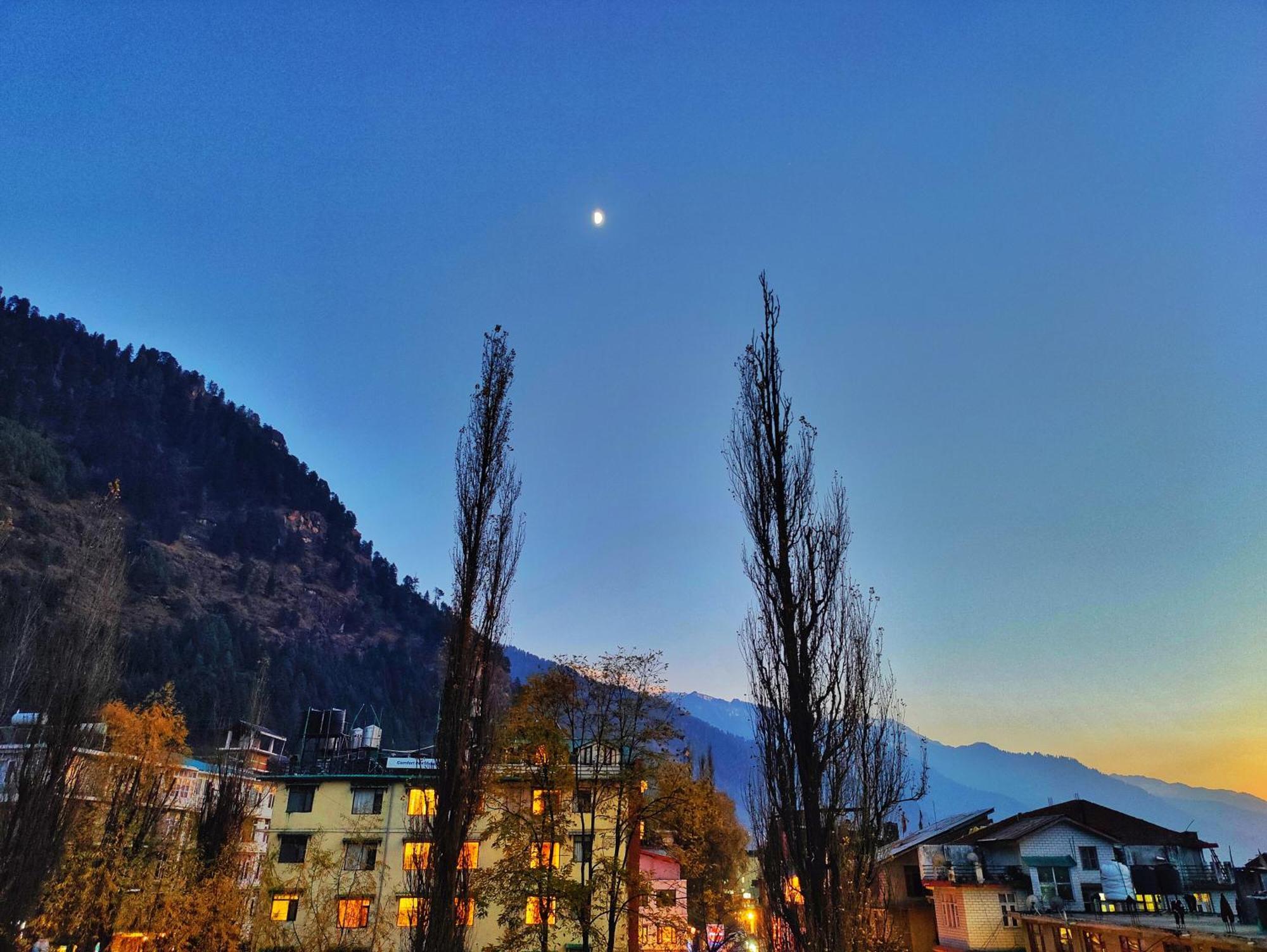 Surya International Hotel Manali Near Mall Road Екстериор снимка