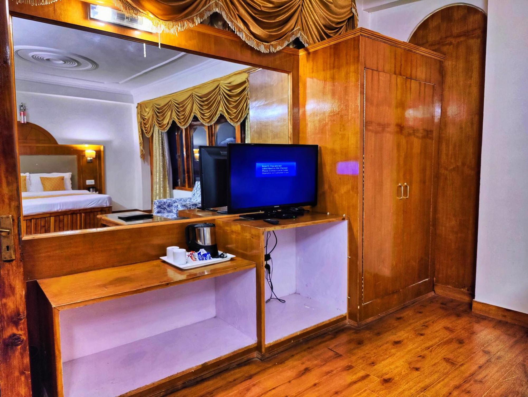 Surya International Hotel Manali Near Mall Road Екстериор снимка