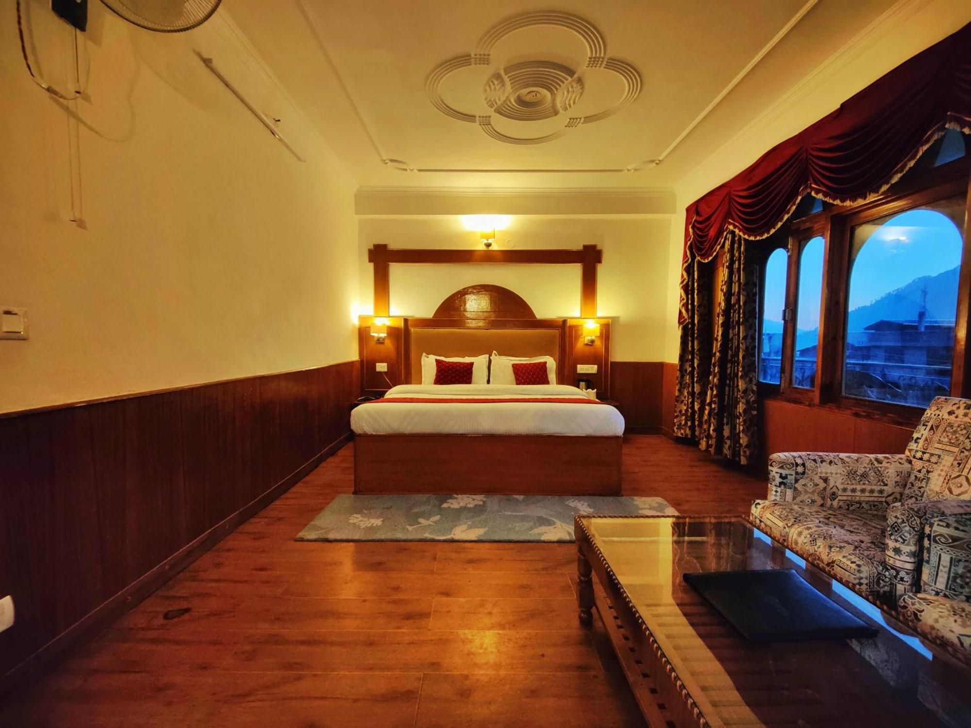 Surya International Hotel Manali Near Mall Road Екстериор снимка