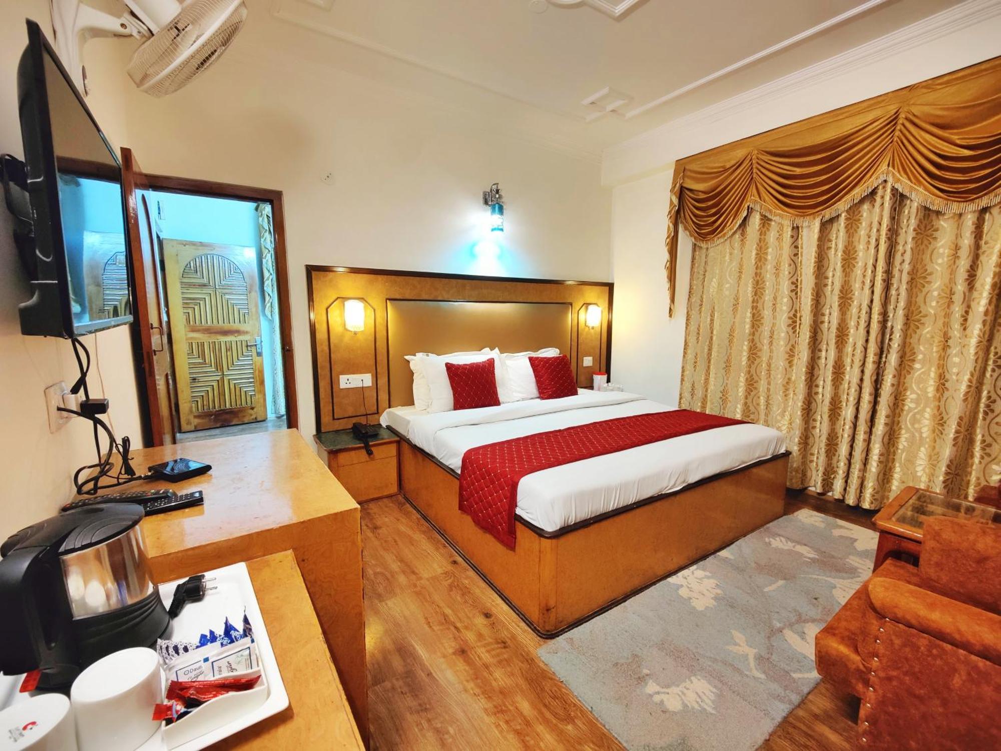 Surya International Hotel Manali Near Mall Road Екстериор снимка
