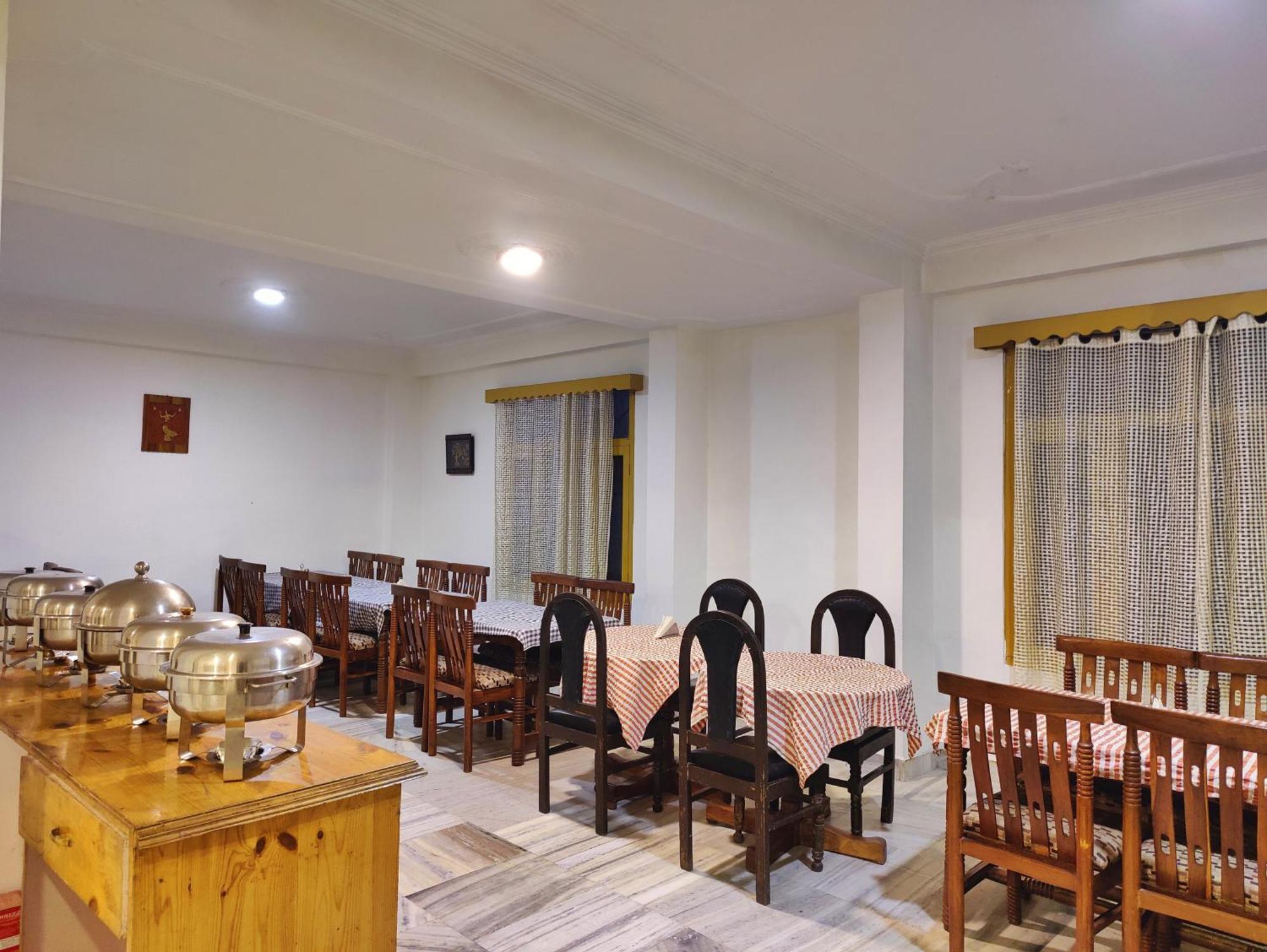 Surya International Hotel Manali Near Mall Road Екстериор снимка