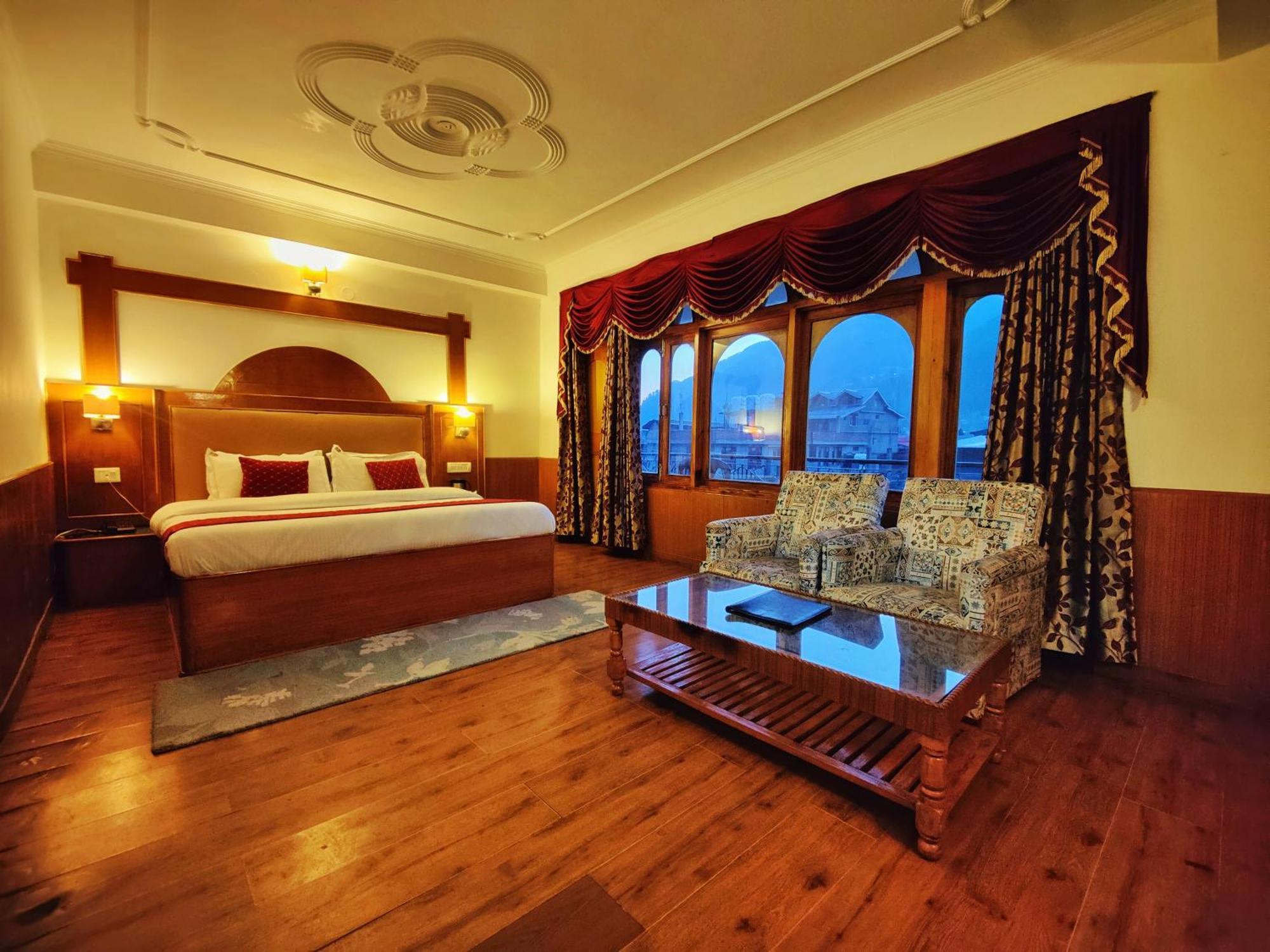 Surya International Hotel Manali Near Mall Road Екстериор снимка