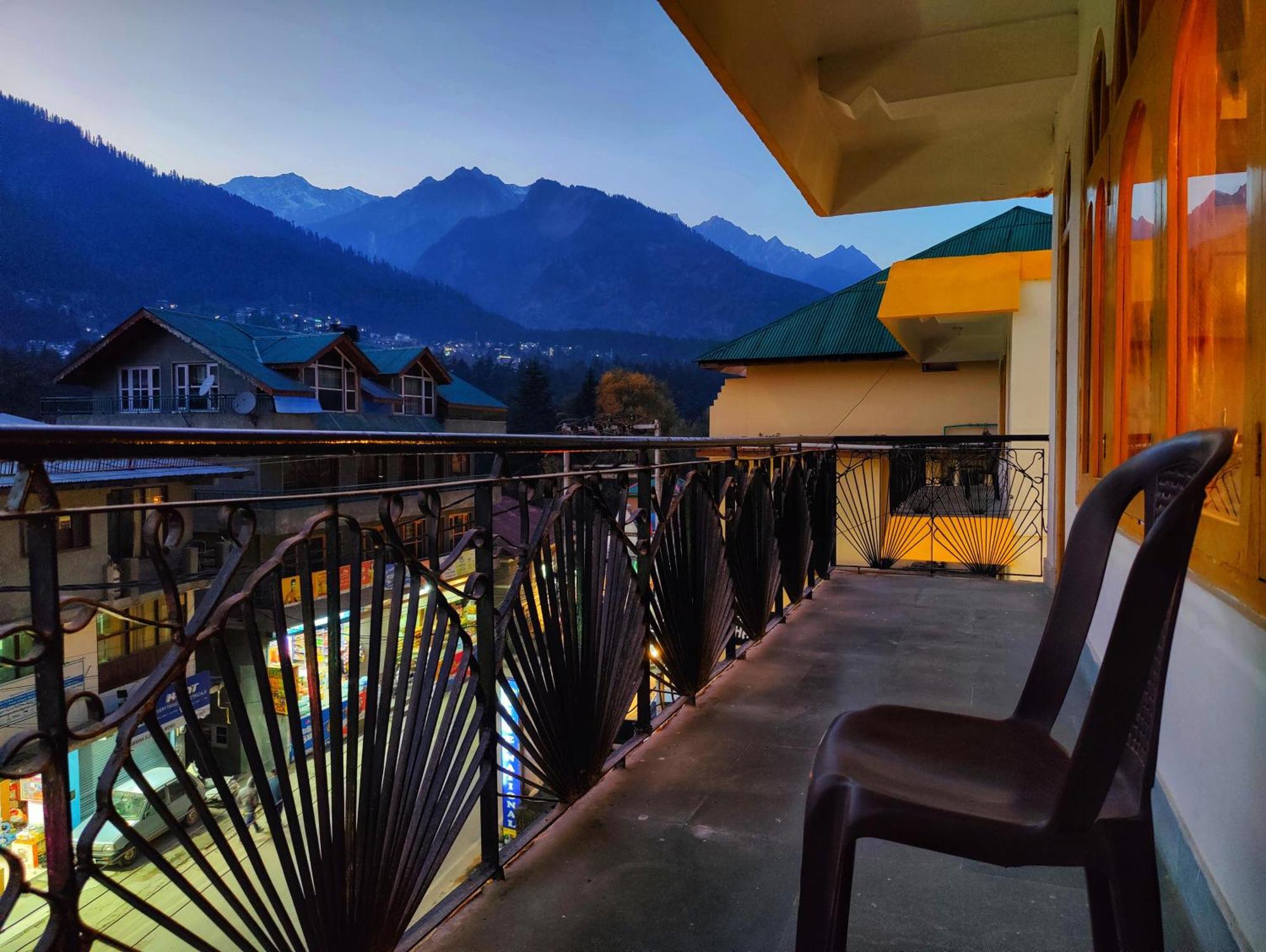 Surya International Hotel Manali Near Mall Road Екстериор снимка