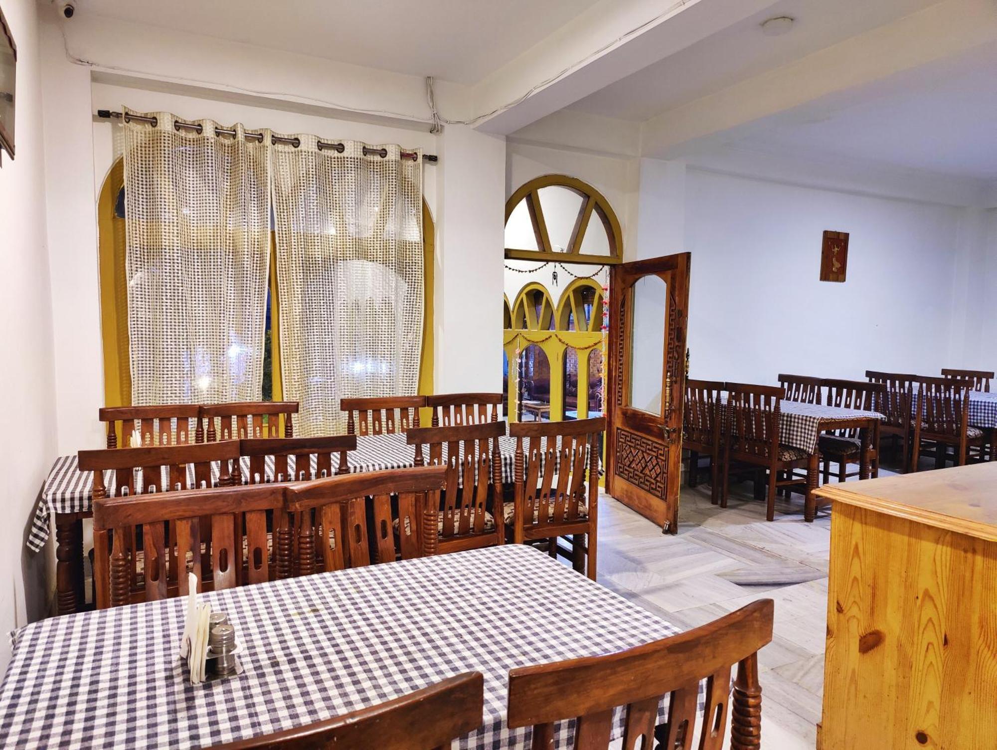 Surya International Hotel Manali Near Mall Road Екстериор снимка