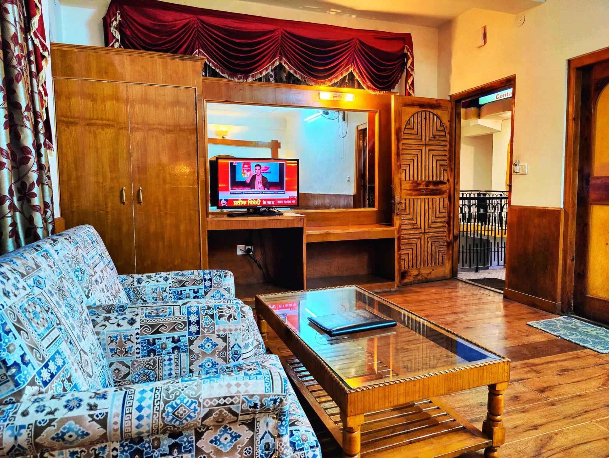 Surya International Hotel Manali Near Mall Road Екстериор снимка