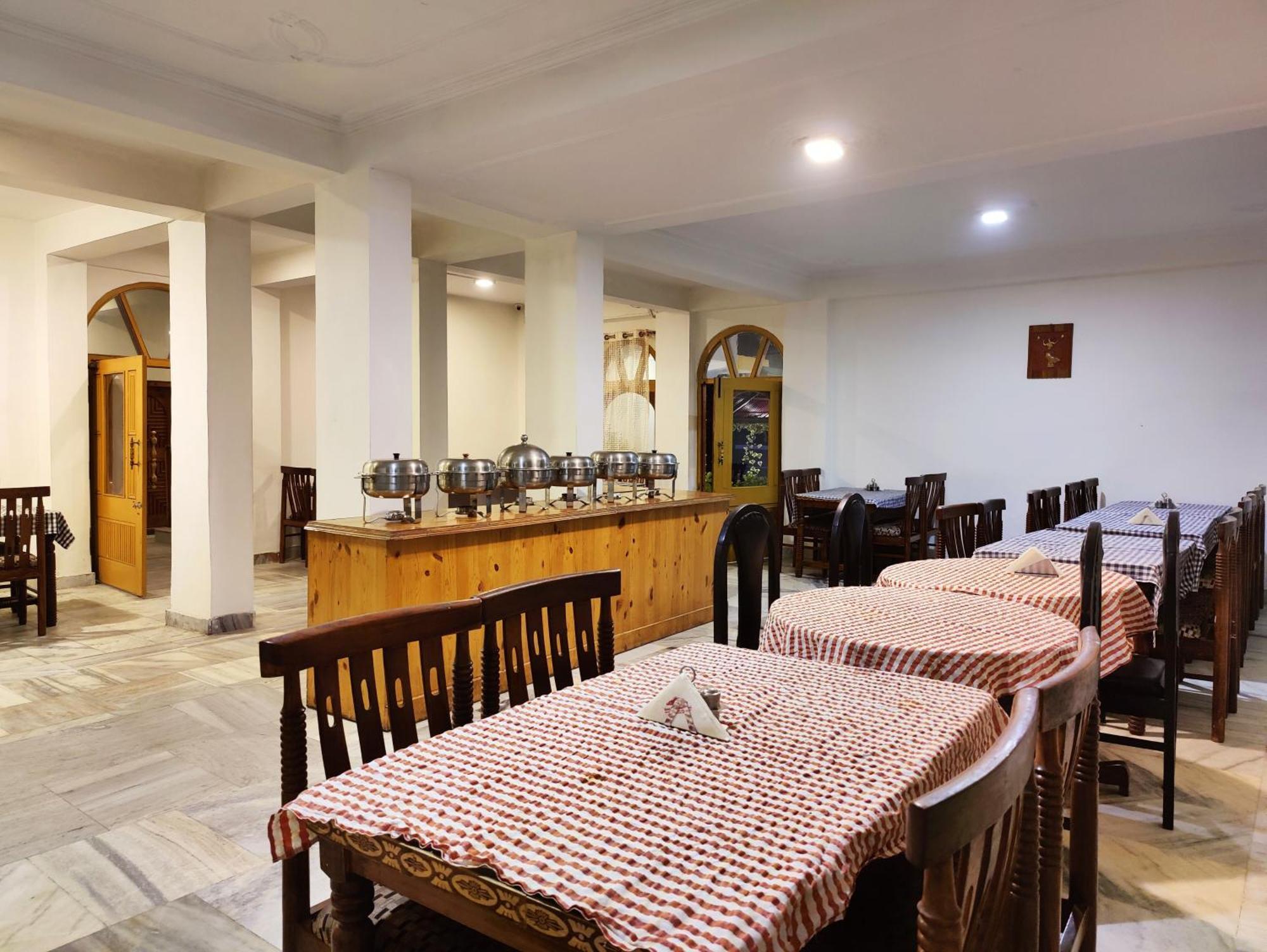 Surya International Hotel Manali Near Mall Road Екстериор снимка