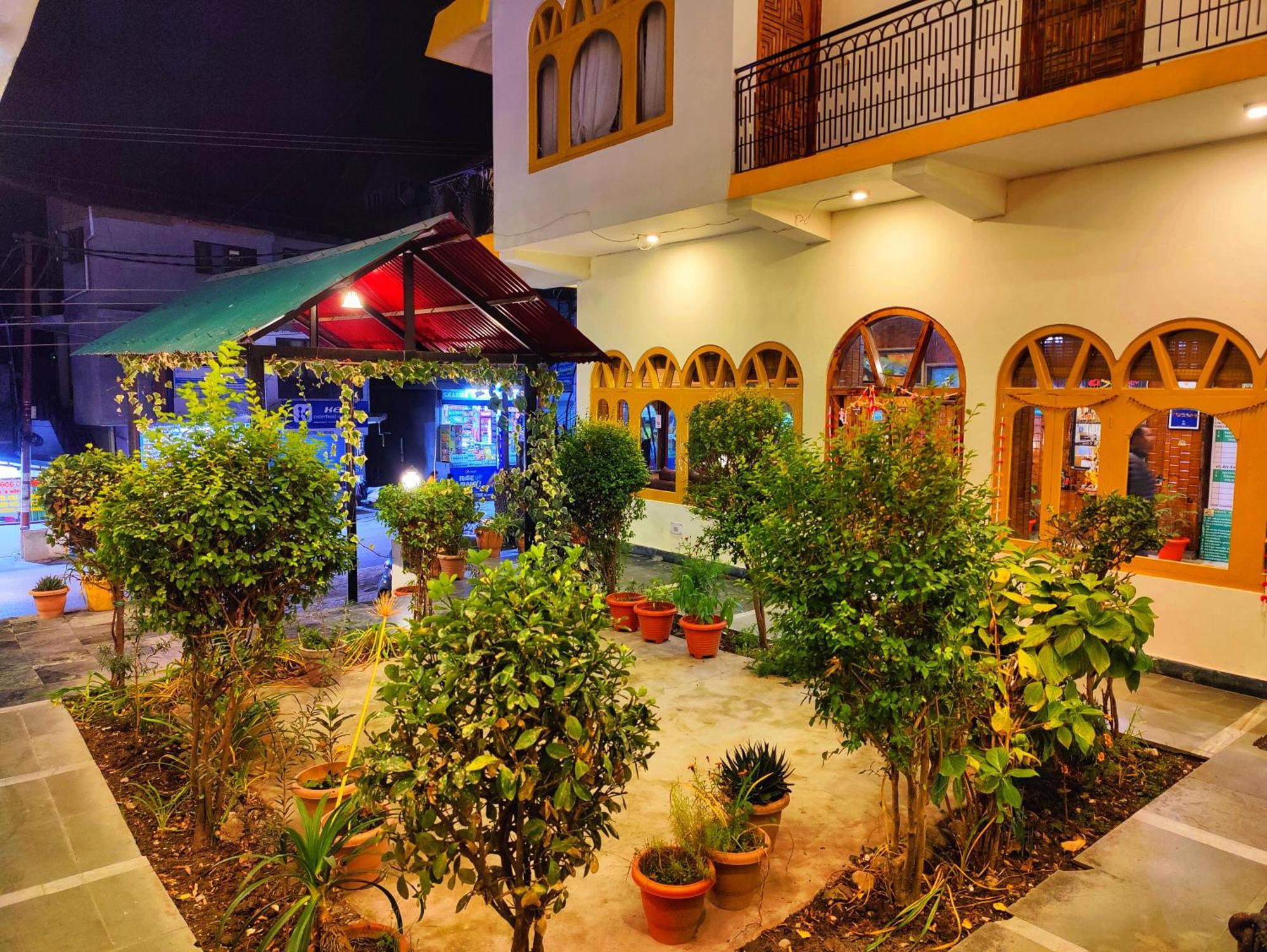 Surya International Hotel Manali Near Mall Road Екстериор снимка